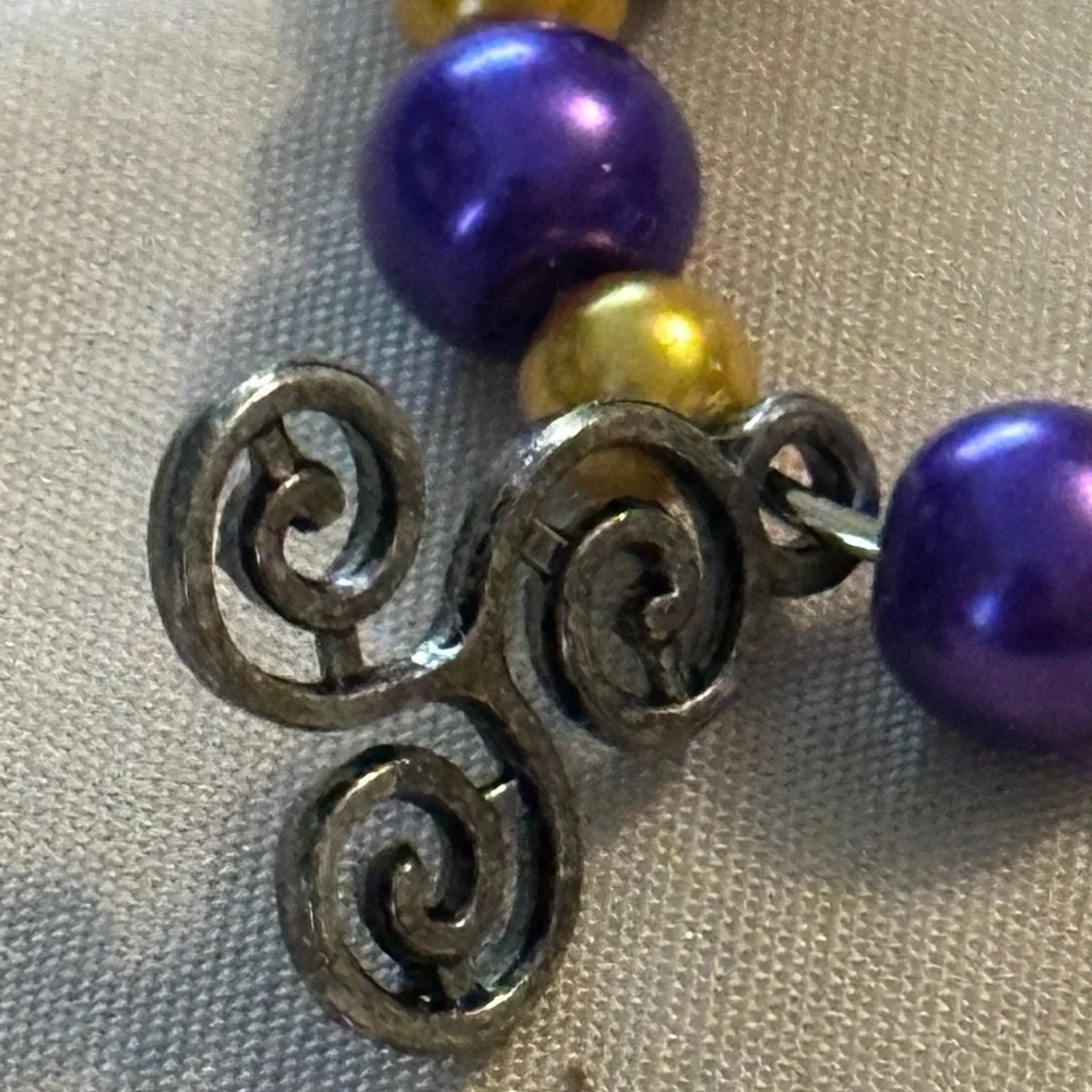 Wine glass tag stainless steel hoop gold/purple beads Celtic triple spiral